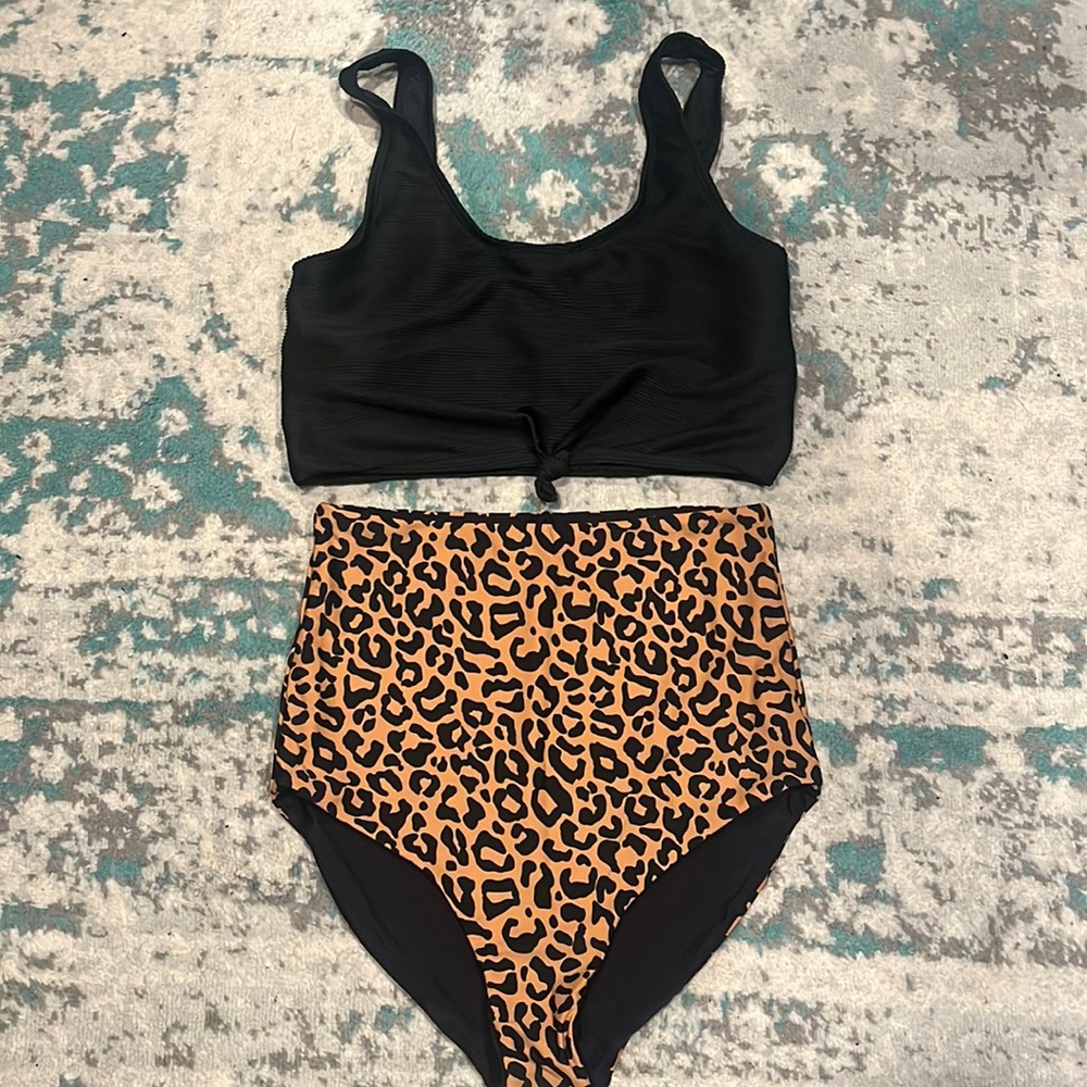 Coral reef traveler top and reversible bottoms size large